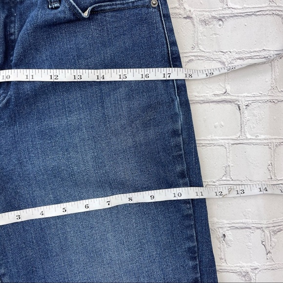 Levi's Women’s 512 Perfectly Slimming Straight Leg Jeans Medium Wash Sz 29 x 32 - Picture 10 of 13